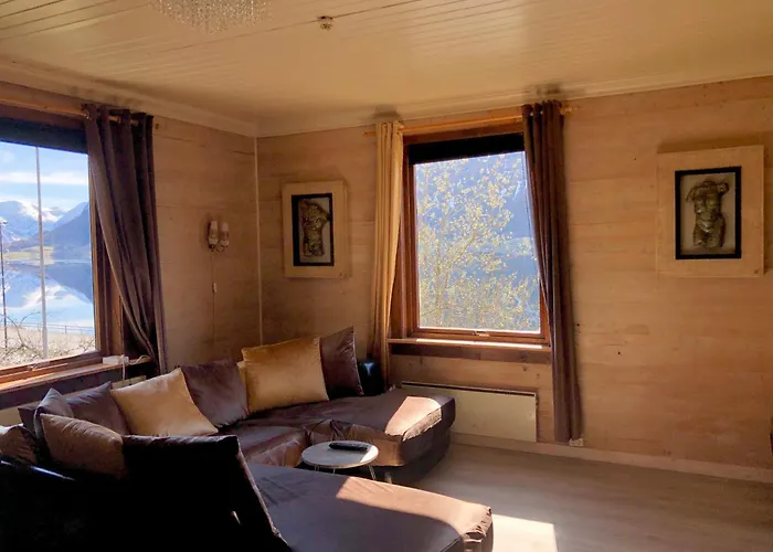 With View In Jolster *